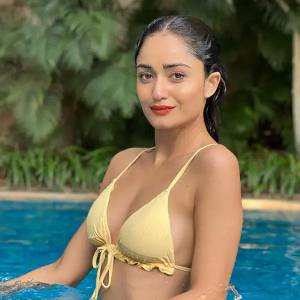 आश्रम की बबीता tridha chaudhary